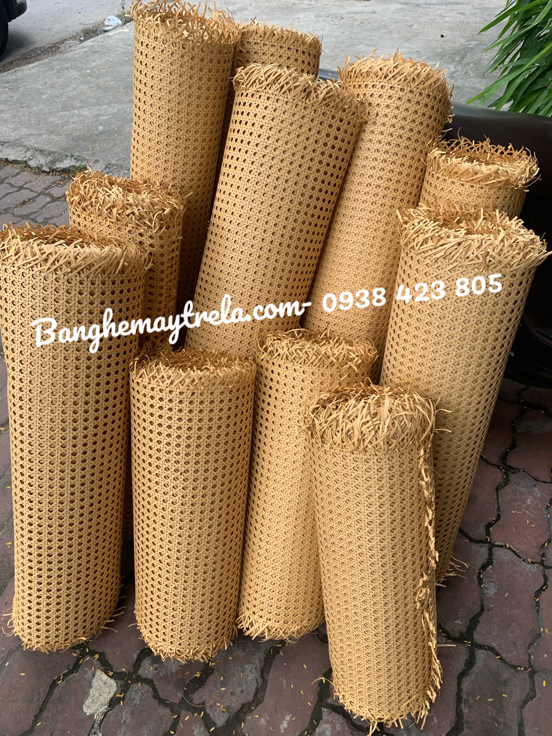 Lưới mây nhựa đan mắt cáo làm nội thất